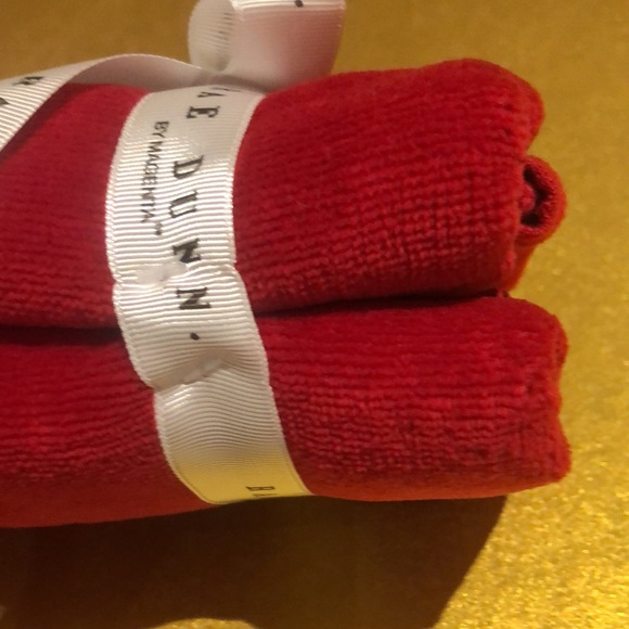 Rae Dunn Red Hand Towels " LOVE " - Picture 4 of 5